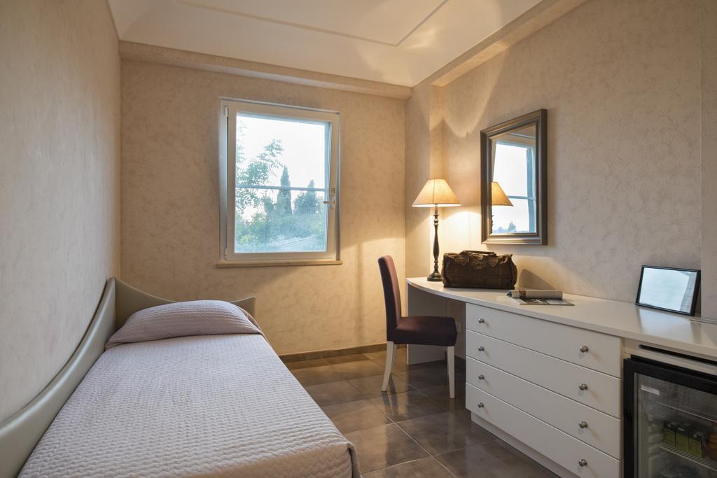 Collina Degli Ulivi B&B Itri Buitenkant foto